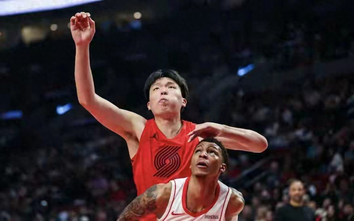 世界杯官方下载页-东契奇替补席暴走真相！杨瀚森被下放，NBA生存法则太残酷|雷迪克|波特兰开拓者队|卢卡-东契奇|洛杉矶湖人队|JJ-雷迪克_新浪体育_新浪新闻