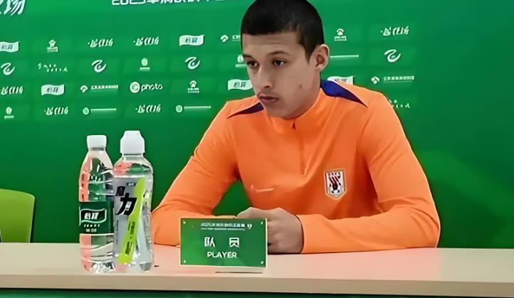 世界杯手机直播软件-依木兰未来能达到邓卓翔的高度吗？球迷直言暂时会很难，引发热议